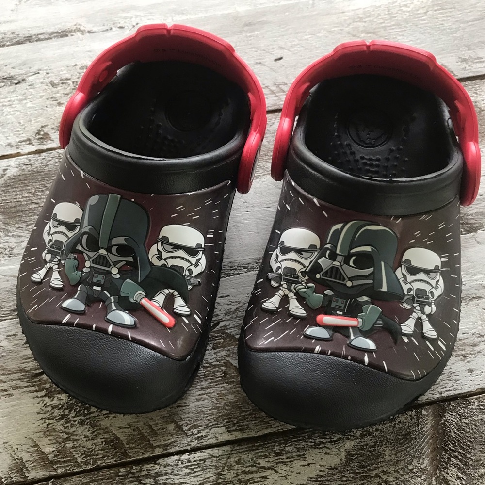 Star Wars Crocs Sz 6/7